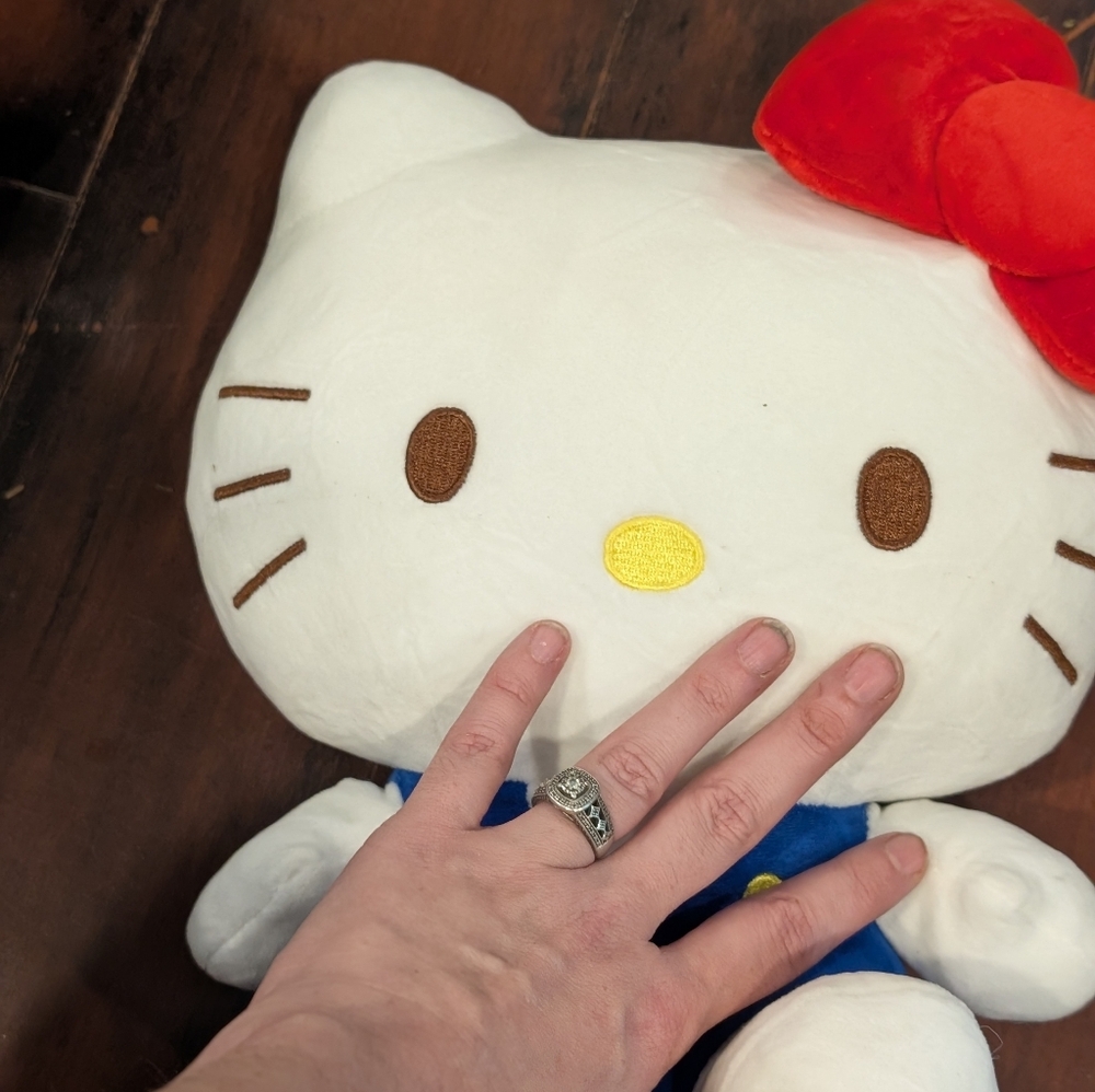 Large Hello Kitty Plush - Picture 4 of 8